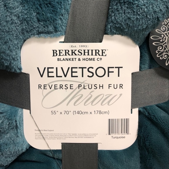 Berkshire | Velvet Soft Throw | Turquoise | 55" x 70" (PM_B12) - Picture 3 of 3